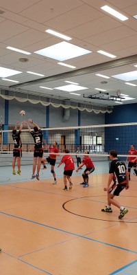 Bezirksliga Ost - Pöẞnecker Volleyballer weiterhin ungeschlagen - 20181027_110425_91c771736b0db365f198c0160dcfcdd5