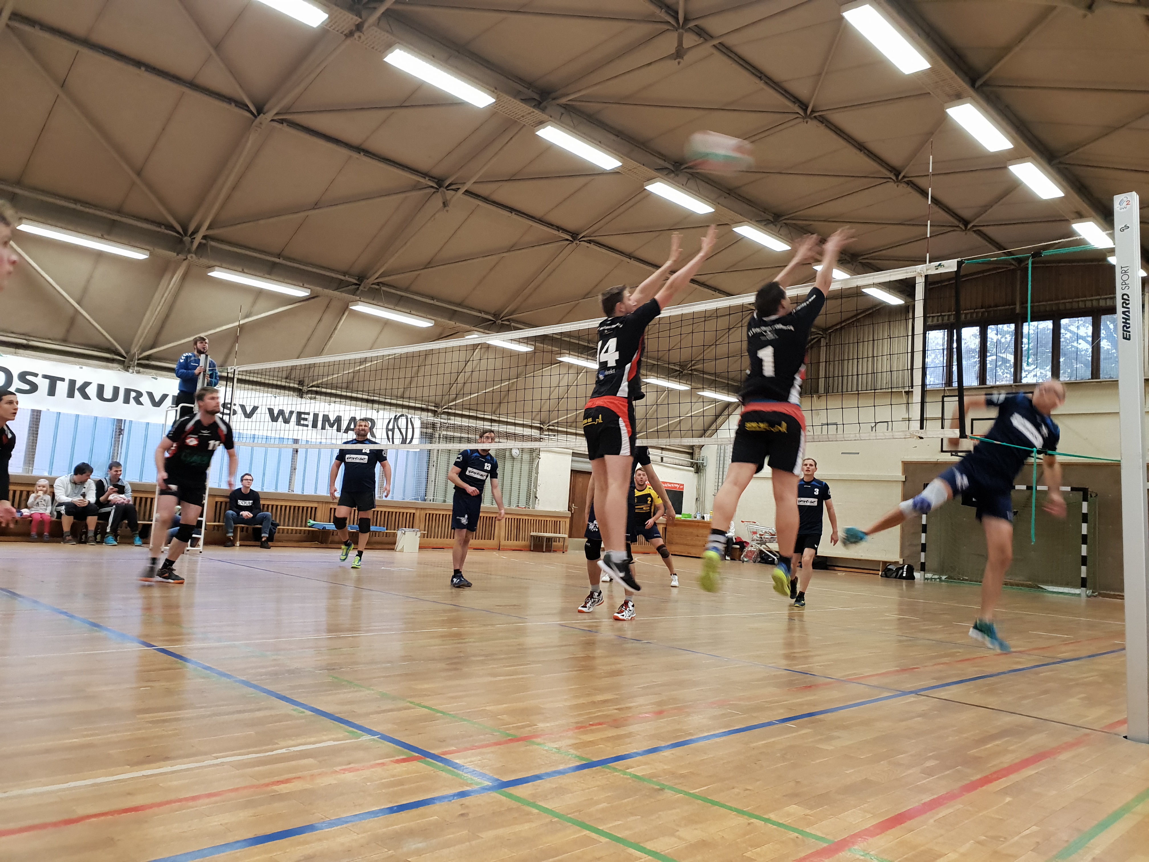 Bezirksliga Ost - Pöẞnecker Volleyballer mit erster Niederlage der Saison