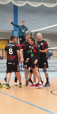 Bezirksliga Ost – Mit zwei neuen Trikotsätzen starten die Pöẞnecker Volleyballer auch gleichzeitig mit zwei Siegen in die neue Saison - 20190921_135619_resized_4a8048c4e9d972c7d6b8e0e135940db0