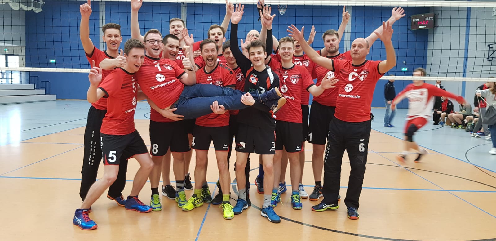 Bezirksliga Ost – Pöẞnecker Volleyballer mit deutlichem Sieg im Derby gegen Knau und damit neuer Tabellenführer der Bezirksliga Ost