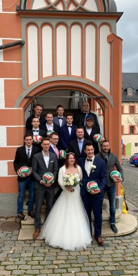 Pöẞnecker 1.Herrenvolleyballer belohnen sich in einer spielerisch konstant-starken Saison mit dem Meistertitel und dem Wiederaufstieg in die Verbandsliga - IMG-20200118-WA0006_773c83a093370666cff78f831bc95bd3