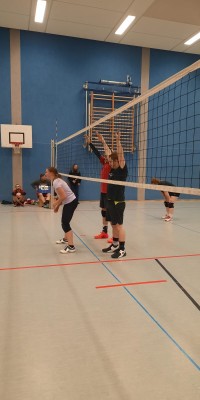 Groẞes Adventstraining mit allen Erwachsenen Volleyballgruppen - IMG-20221125-WA0049_b98c59b6746d9402f9a246e821bd3e0a