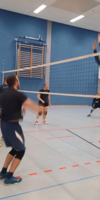Groẞes Adventstraining mit allen Erwachsenen Volleyballgruppen - IMG-20221125-WA0051_1587d3dfcc2063c3288f40b87b29a300