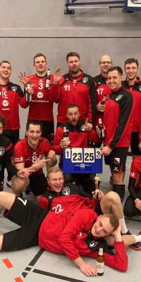 Neues Jahr, neue Erfolge: Pöẞnecker Herrenvolleyballer mit voller Punkteausbeute  - Mannschaft_zwoundzwanzig_99a0bbaea77cf66cd81065eacf3dd48e