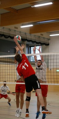 Bezirksliga Ost - Pöẞnecker Volleyballer im hartumkämpften Derby mit Knau - _M7B2263_0a5535532cf34c1678bef91ddefecb08
