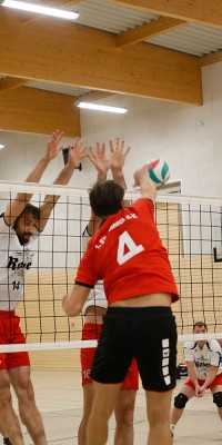 Bezirksliga Ost - Pöẞnecker Volleyballer im hartumkämpften Derby mit Knau - _M7B2287_24f3946c60fd471c536d0f79de6ad5dd
